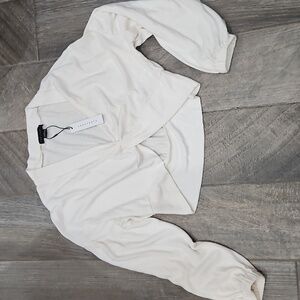 NWT! Lightweight Cream Twist Front Cropped Sweater